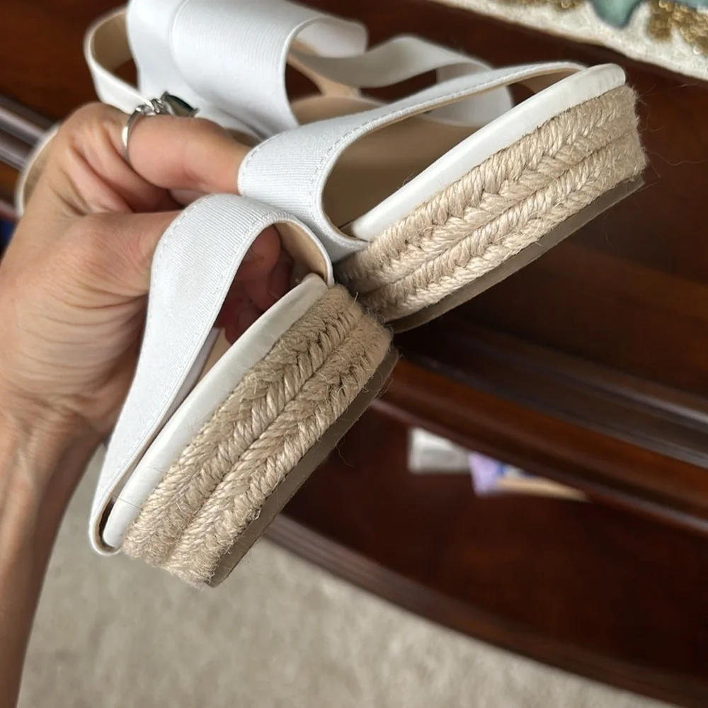 Brand New Liz Claiborne Memory Foam White Fabric Stretch Wedge Espadrille Sandal